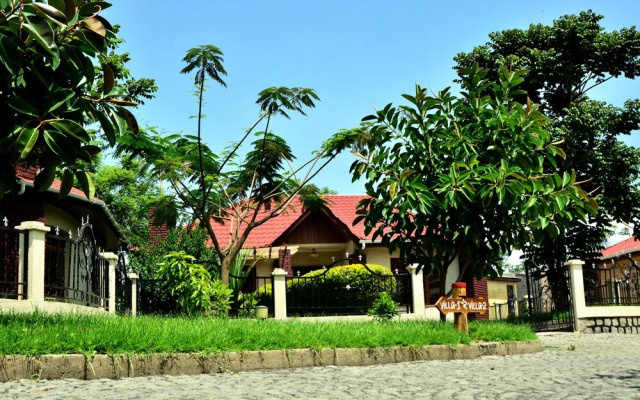 Gezahegn and Elfenesh Hotel and Resort