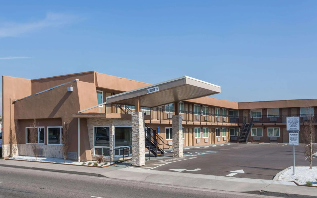 Days Inn Yosemite Area