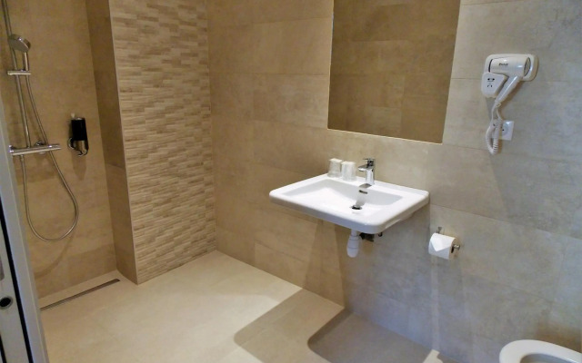 Hotel Excelsior Batignolles