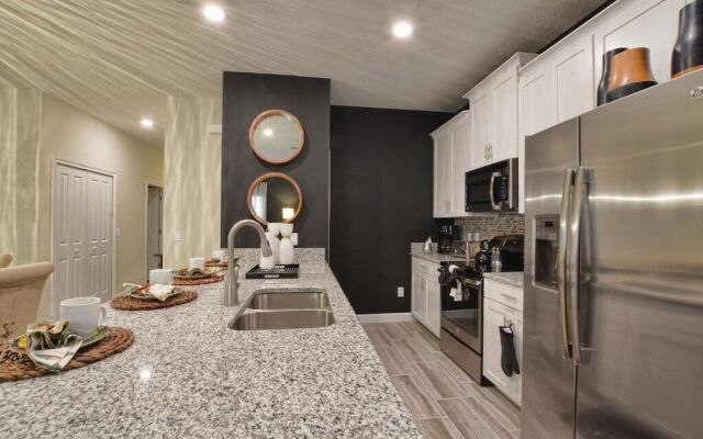 Storey Lake-5 Bedroom Townhome W/spashpool-1613st Townhouse