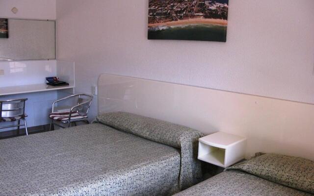 River Esplanade Motel