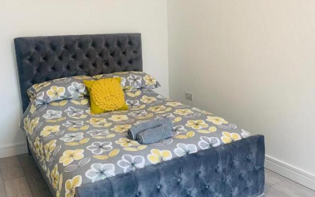 Sandleigh Apartment