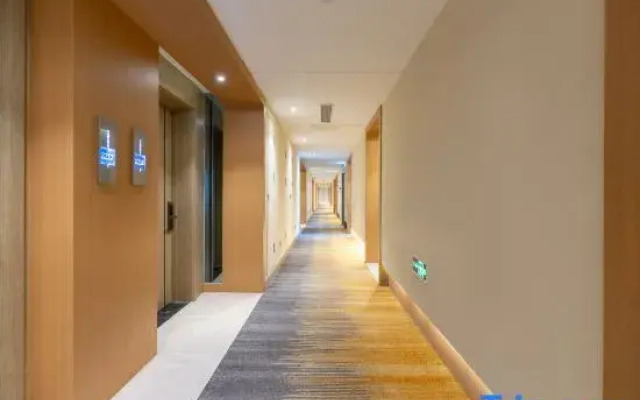 World Hotel