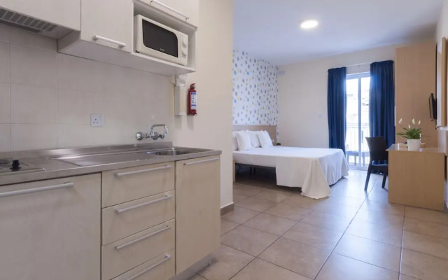 Blubay Apartments by ST Hotel