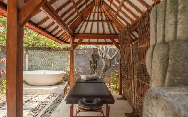 Villa Lotus Kayuputih
