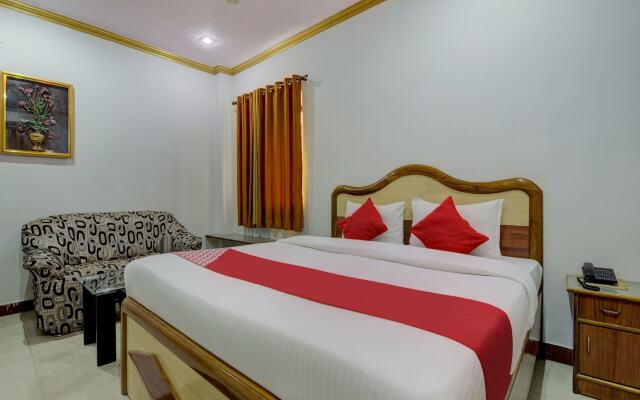 OYO 4275 Hotel Sunraj Residency