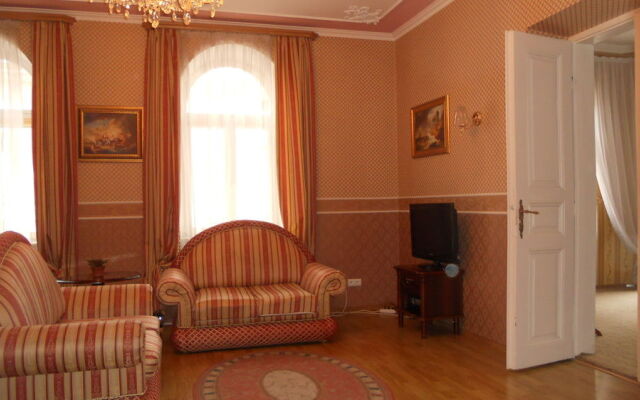 OId Town Apartments