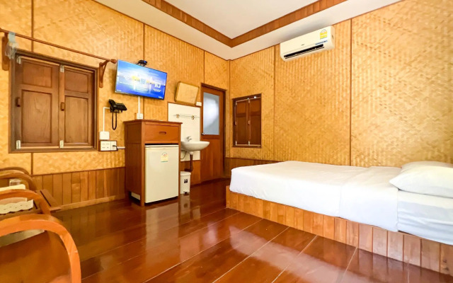Baan Siriporn Resort