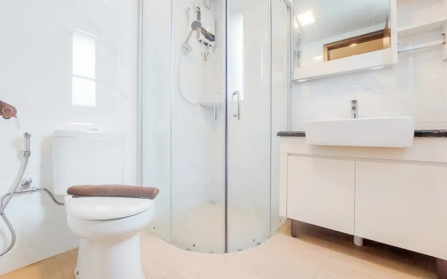 Spacious And Homey 3Br At Sky House Bsd Apartment