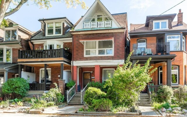 Bright and Spacious - 3BR Apt With Netflix - Near High Park