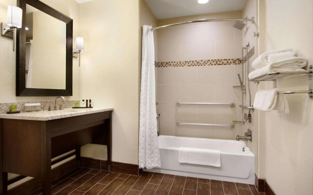 Embassy Suites by Hilton Fayetteville Fort Bragg