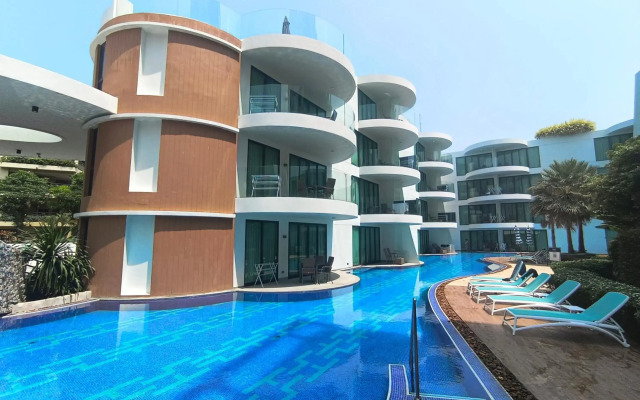 Absolute Twin Sands Resort & Spa