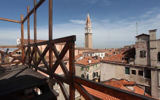 Palazzo Contarini Della Porta Di Ferro