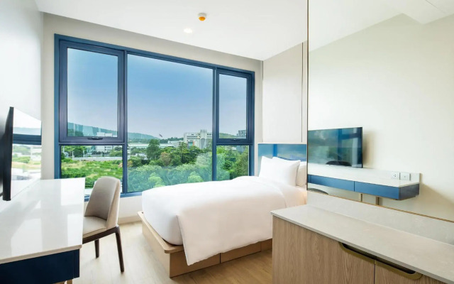 S. Sriracha Hotel and Residence