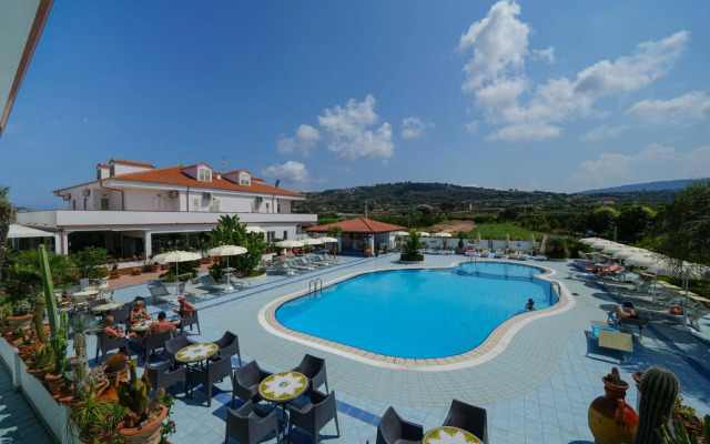 Hotel Damanse