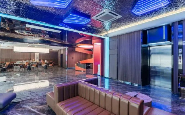 Haikou Qilou Old Street AI Stay Future Hotel (Meiyuan Road)