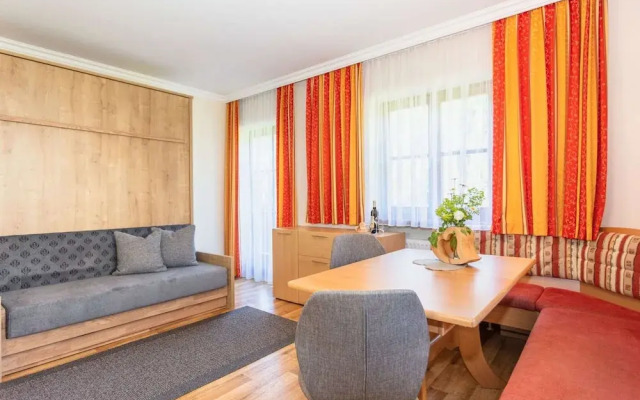 Elegant Apartment Near the ski bus