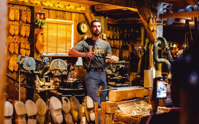 Bright Apartment Near Sea