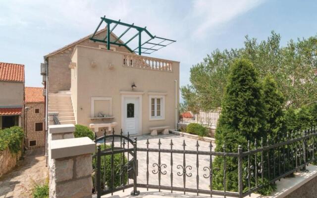 Seaview Apartment With Large Terrace Bol
