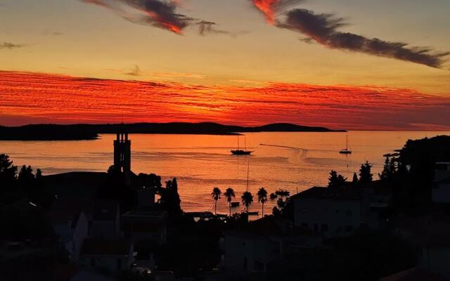 All About the Sea - Riviera House near the center of Hvar