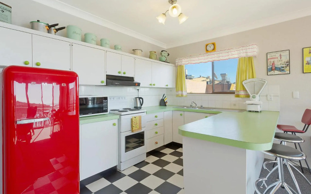 Pacific Pines Unit 6