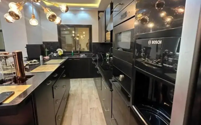 Luxury Central Cosy Villa
