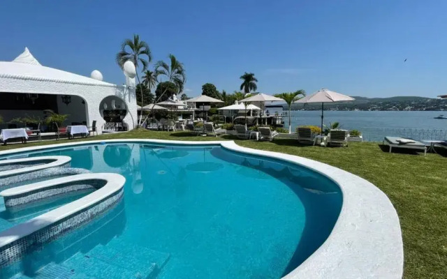 Marina Palace Teques