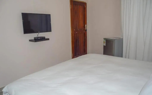Emangunini Guest house