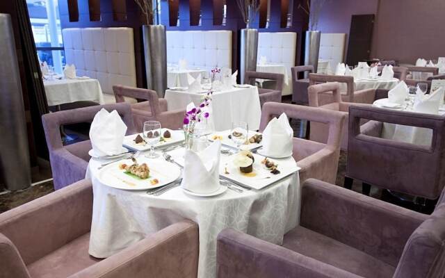 Отель Grand Belle Vue 