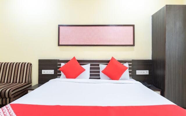 OYO 40153 Hotel Rajendra Palace