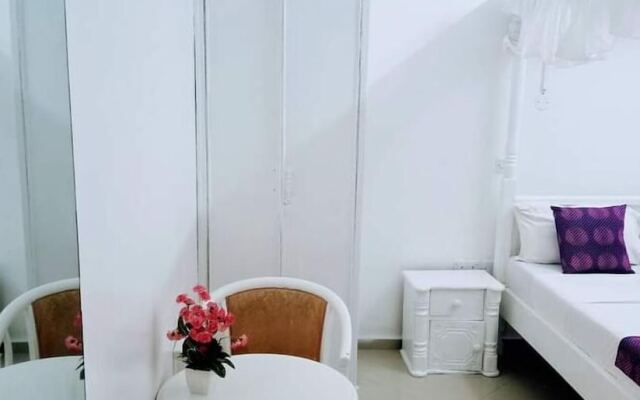 Lux Suites Bustani studio Apartments