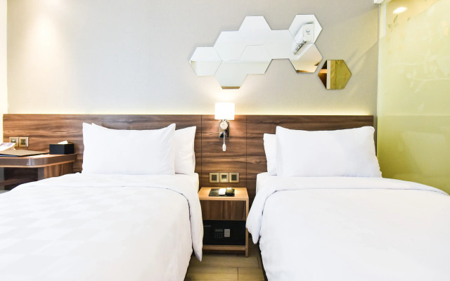 Golden Tulip Essential Tangerang