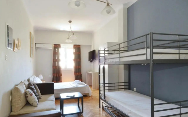Stathmos Larissis A, a cozy 2BR Apartment, Clo...