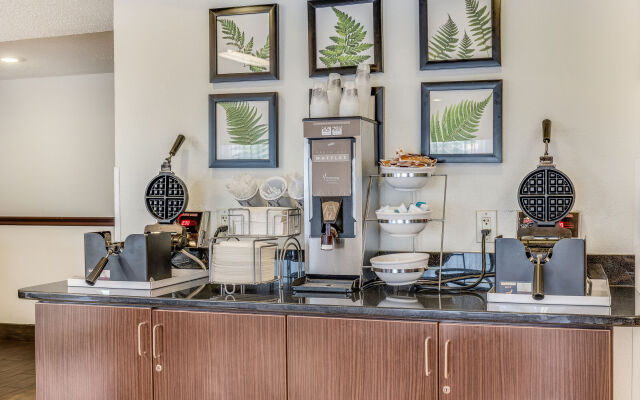 Comfort Suites Pineville - Ballantyne Area