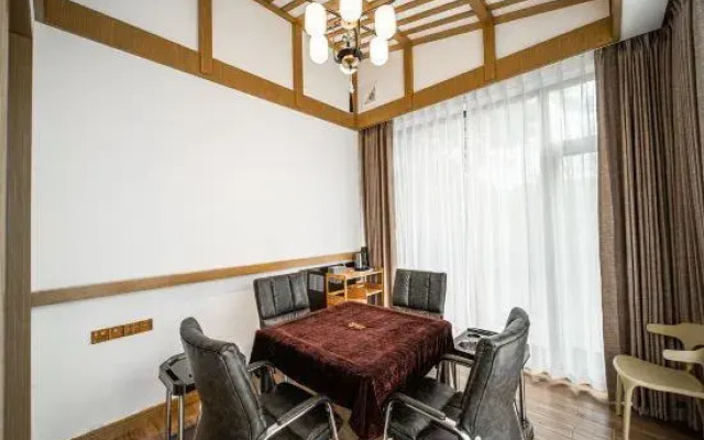 Yueyang Bamboo Mountain Residence