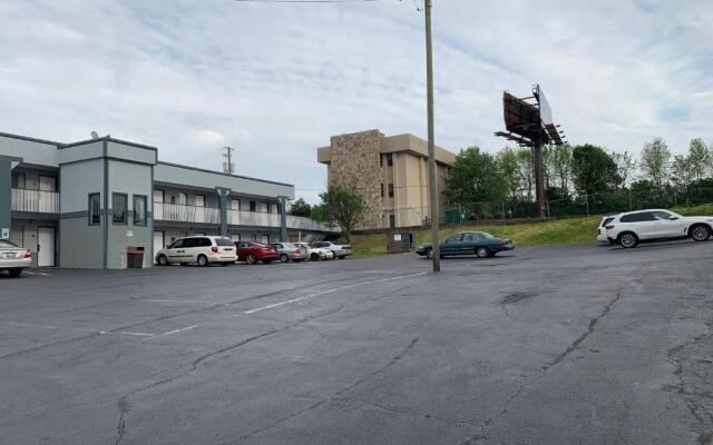 Royal Inn & Suites