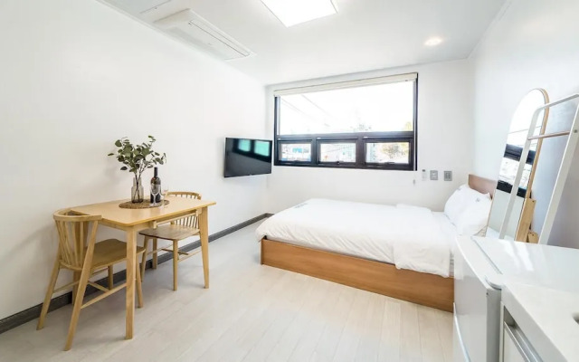 Yeosu Nangmanstay Pension