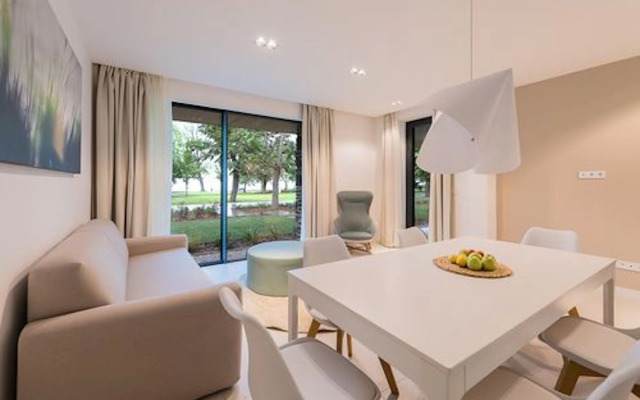 OliverLux Aparthotel