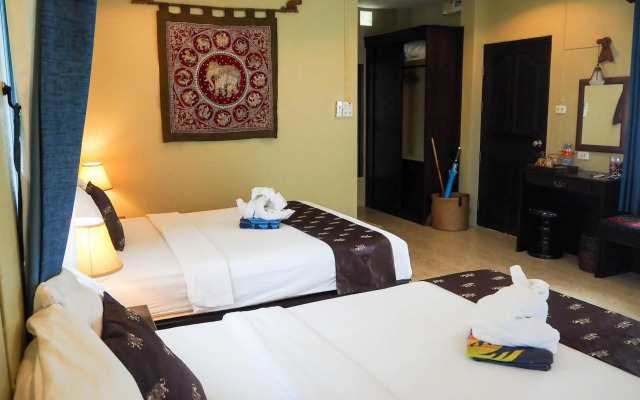 Lanta Castaway Beach Resort