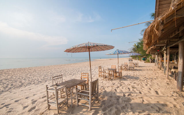 Cha-am Little Shop & Resort