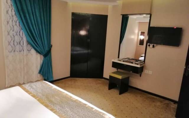 Grand Lily Hotel Suites