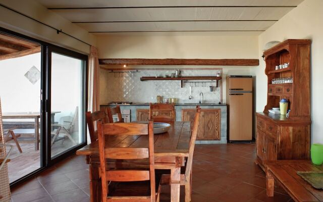 Sea Swimming Pool Garden Horse-riding Barbecue Terrace