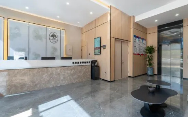 GreenTree Inn Express Hotel (Weihai High-speed Railway Terminal Port Branch)
