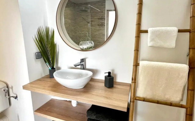 NOUVEAU studio chaleureux avec jacuzzi privé & piscine