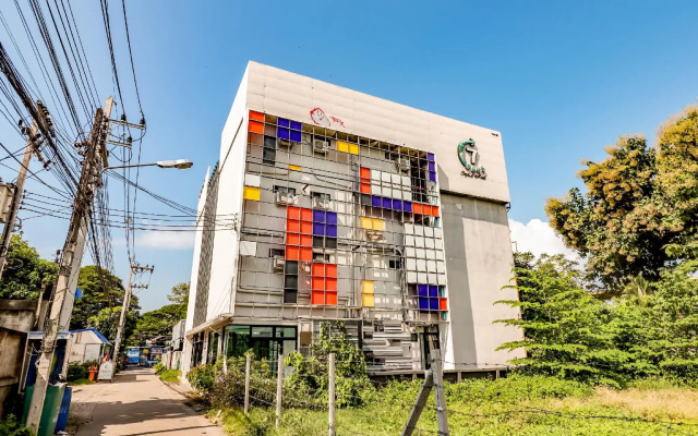 OYO 412 7 Days Hotel