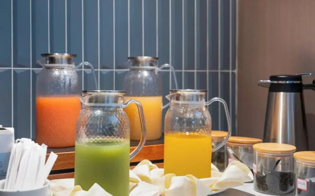 Holiday Inn Express Zhengzhou Garden Road by IHG