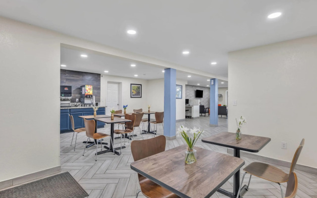 Super 8 by Wyndham Morganton