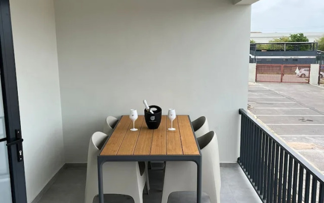 No5 Mambo Apartment