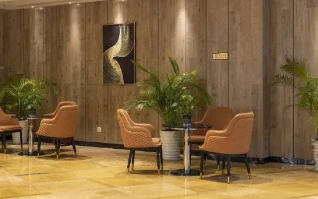 New Joy Hotel (Internatial Trade Spring Department Store Shopping)