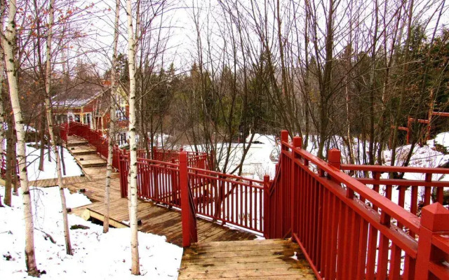 Tremblant les Eaux by Location ADP Tremblant